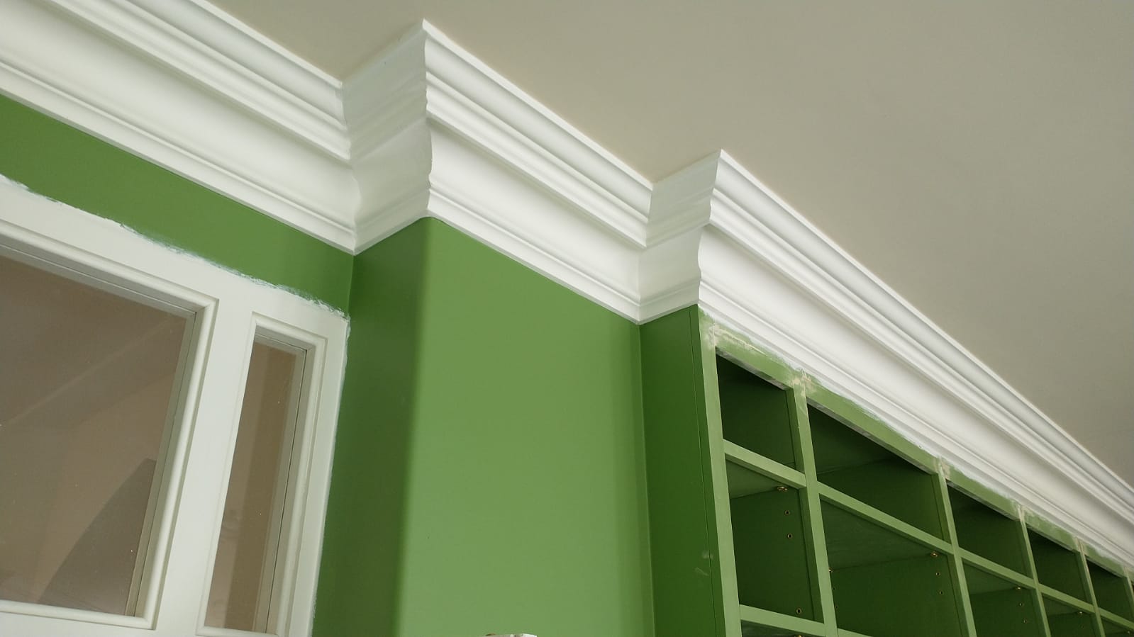 XL Victorian Plaster Swan Neck Cornice 170mm x 190mm LPMC04