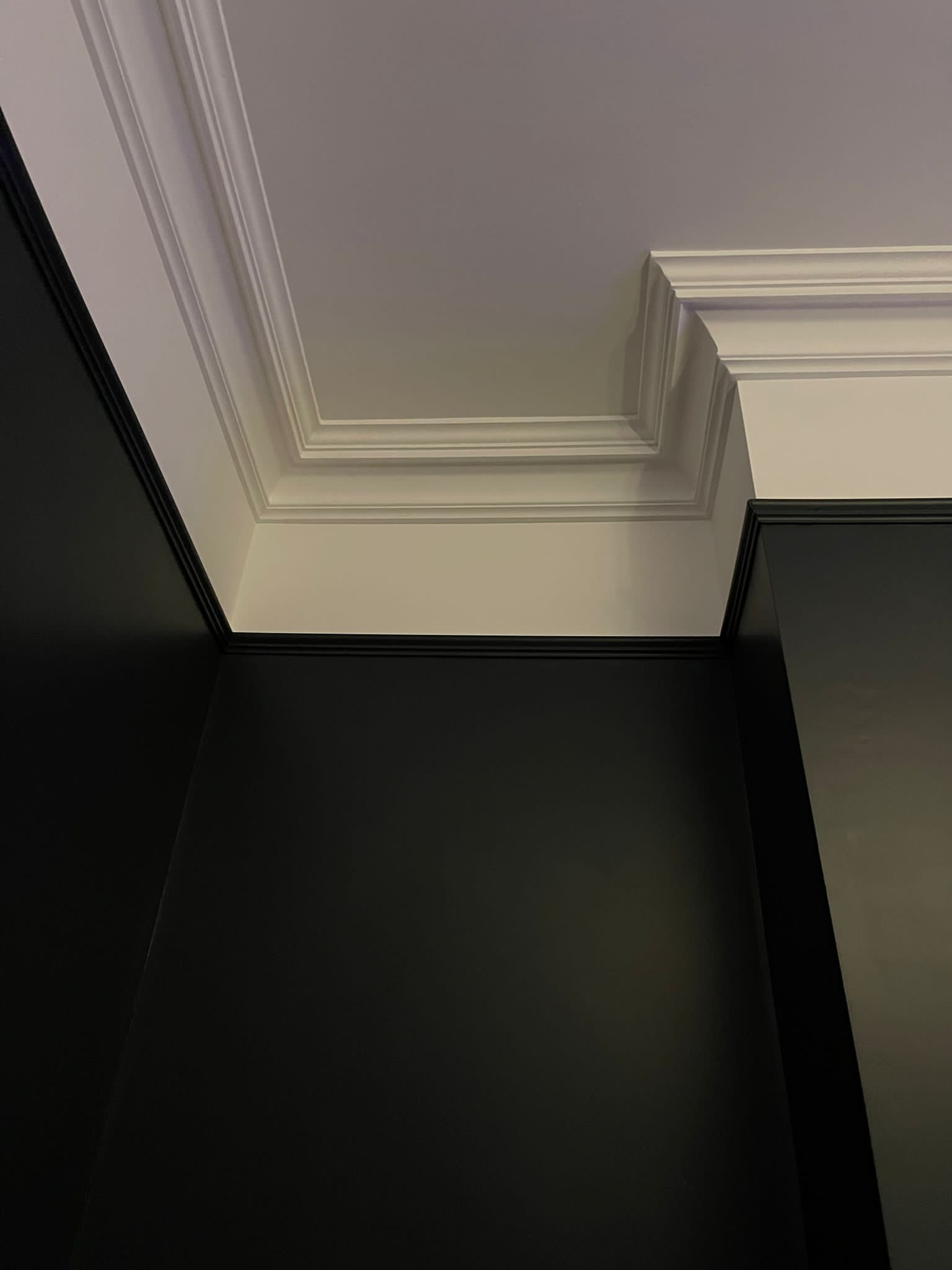 Large Victorian Swan Neck Cornice LPM03 155mm x 155mm